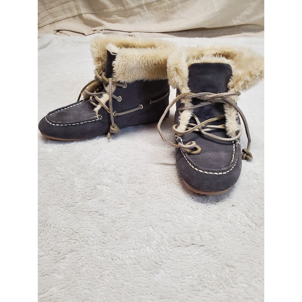 Clarks Gray Ivory Fuzzy Snow Leather Winter Ankle Boots 9 Casual Cozy‎ Winter